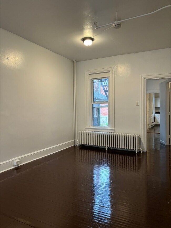 Building Photo - 131 E New St