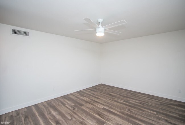 Foto del edificio - 3836 E Earll Dr