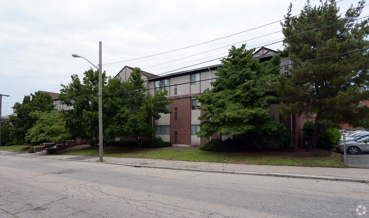 Building Photo - Stenton Manor