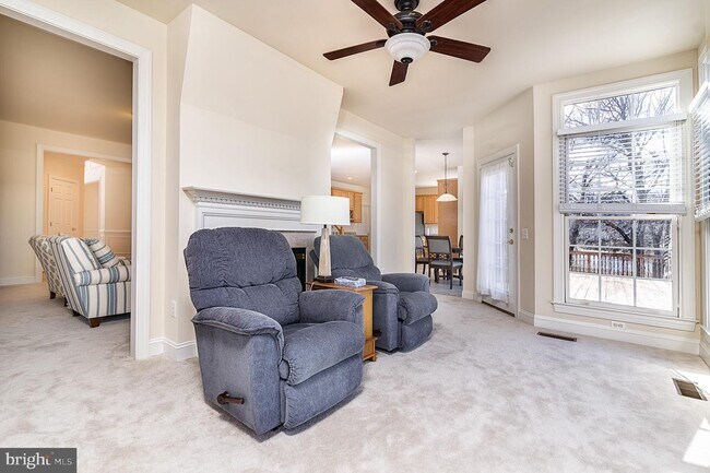 Building Photo - 2702 Robaleed Way