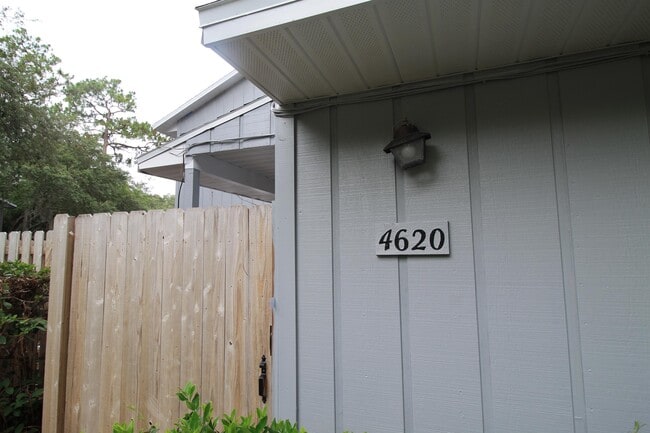 Building Photo - 4620 Lighthouse Cir