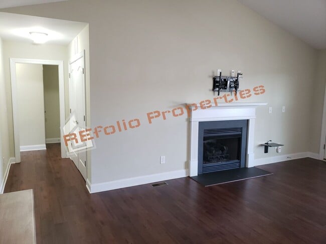 Foto del edificio - Amazing 3-Bedroom Ranch with a 2-Car Garage and a Huge Backyard in Hadden Pointe, Fuquay-Varina —...