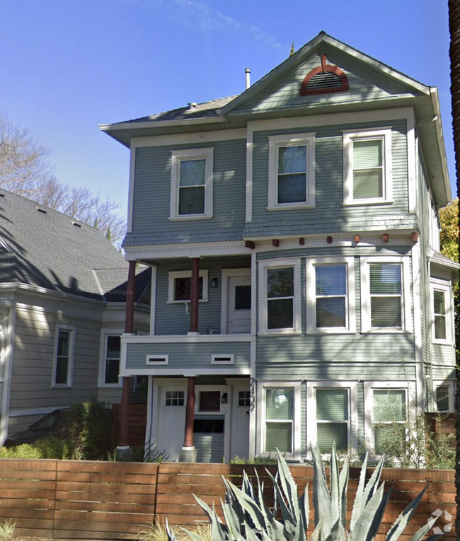 Building Photo - 2409 I St