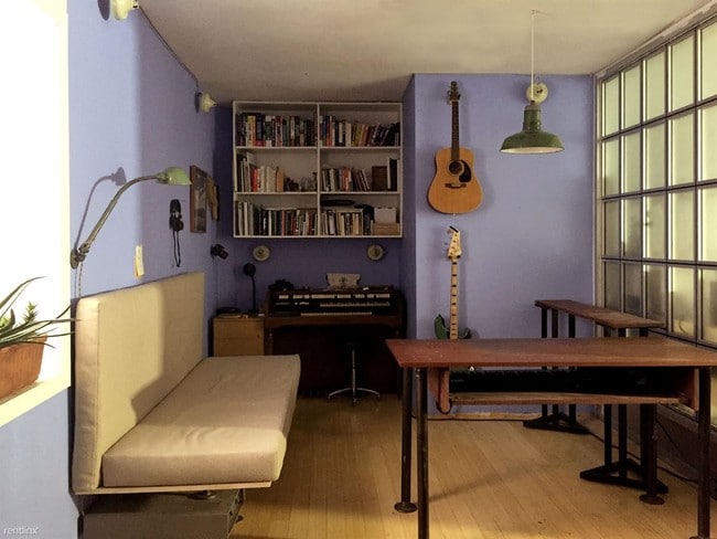 Building Photo - 261 Vandervoort Ave