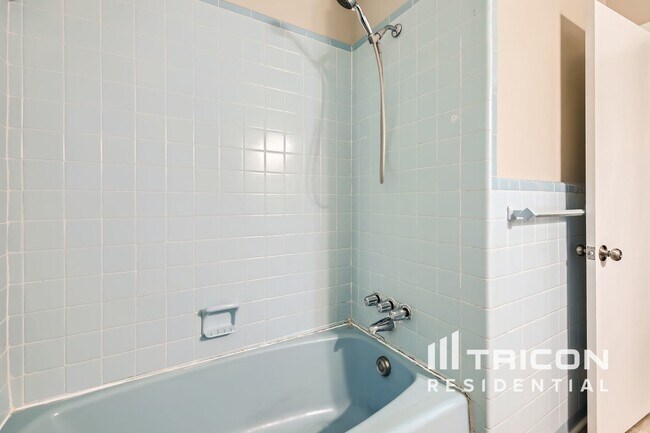 Building Photo - 3251 Deerwood Dr