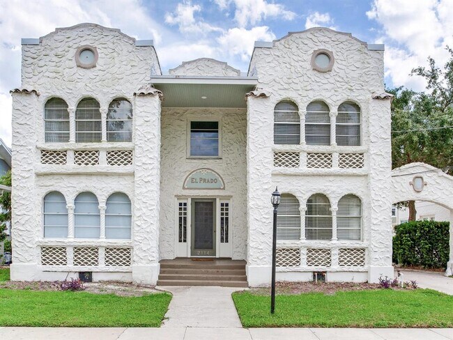 Foto del edificio - 2114 W Dekle Ave