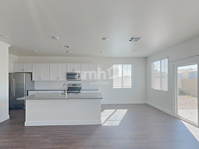 Building Photo - 1705 Viaggio Ave
