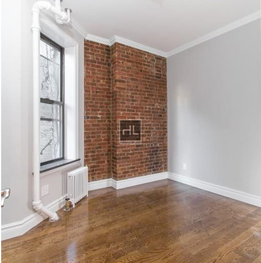 Building Photo - MOTT ST.