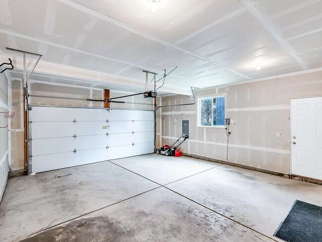 Building Photo - 3 Bedroom Single Family Home in Spokane Va...