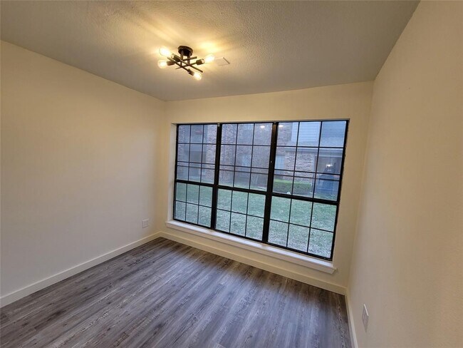 Foto del edificio - 6010 Marvin Loving Dr