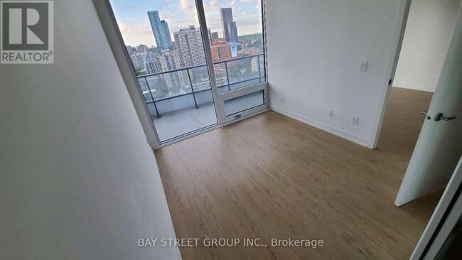 Building Photo - 85 Wood St