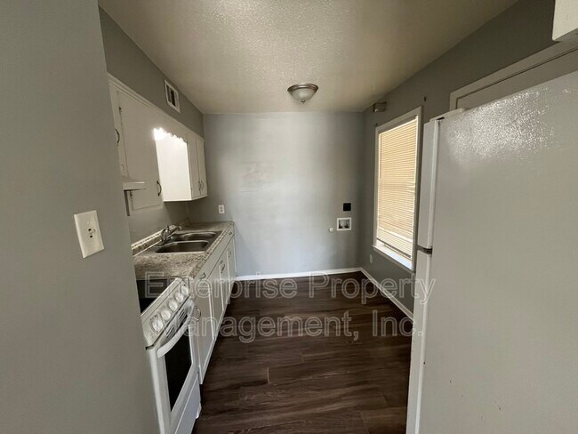 Foto del edificio - 3969 Southlawn Ave