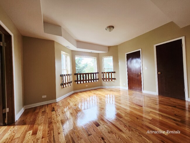 Building Photo - 207 N Parkside Ave