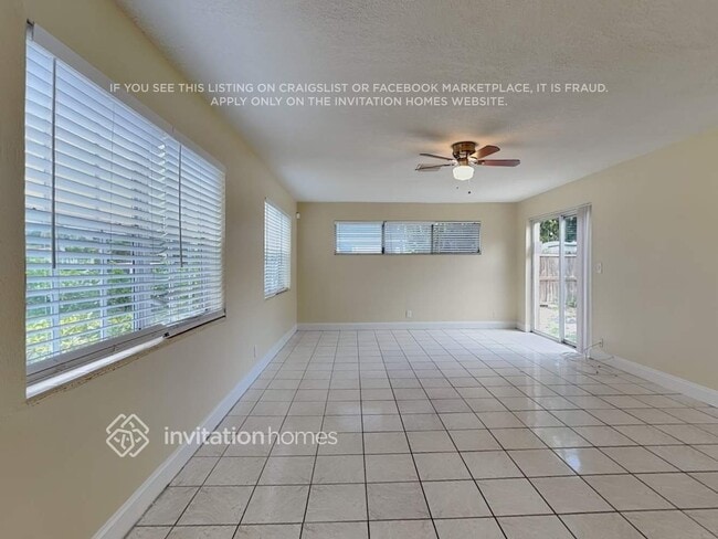 Building Photo - 854 W Jasmine Dr