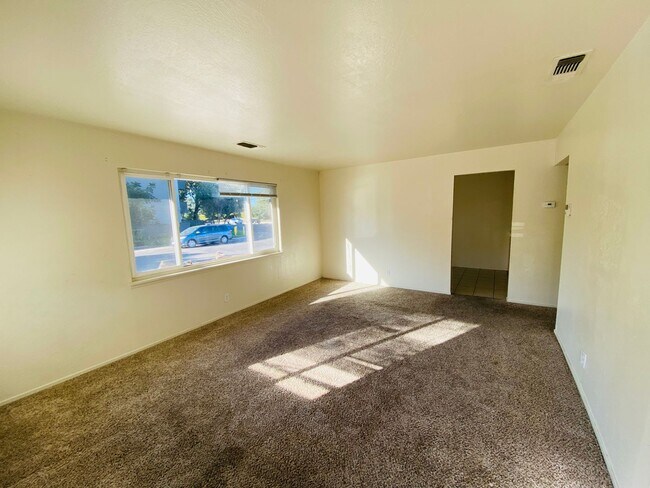 Foto del edificio - 3505 Lynne Way