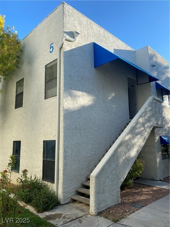 Primary Photo - 2643 Red Rock St
