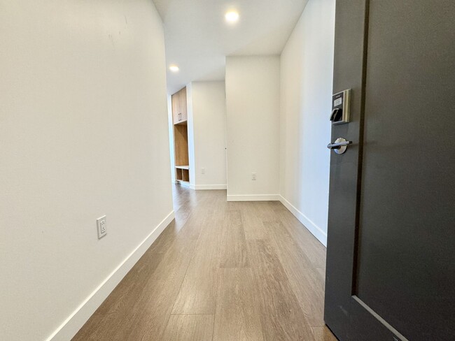 Building Photo - Luxury 2 Bedroom Condo in Pullman Gulch Union
