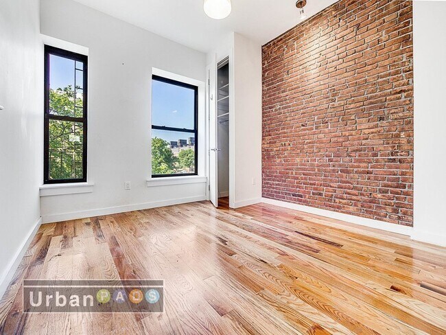 Building Photo - 633 Willoughby Ave