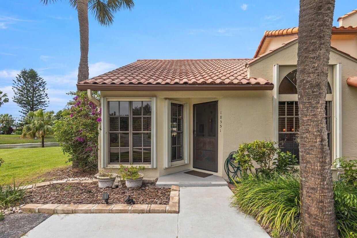 Foto principal - 18551 Woodstream Dr