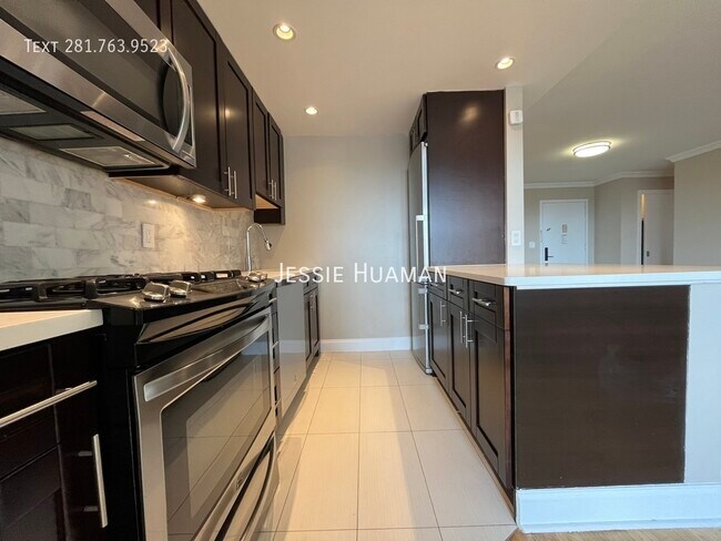 Foto del edificio - 80 N Moore St