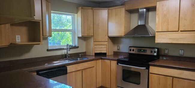 Building Photo - 11123 Hazelhurst Dr