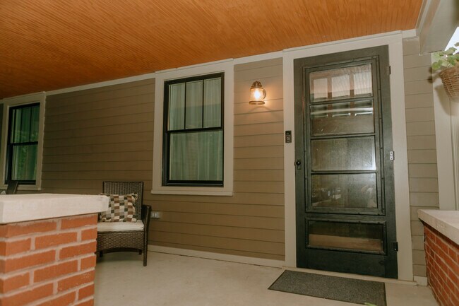 Building Photo - 608 N Emerson Ave