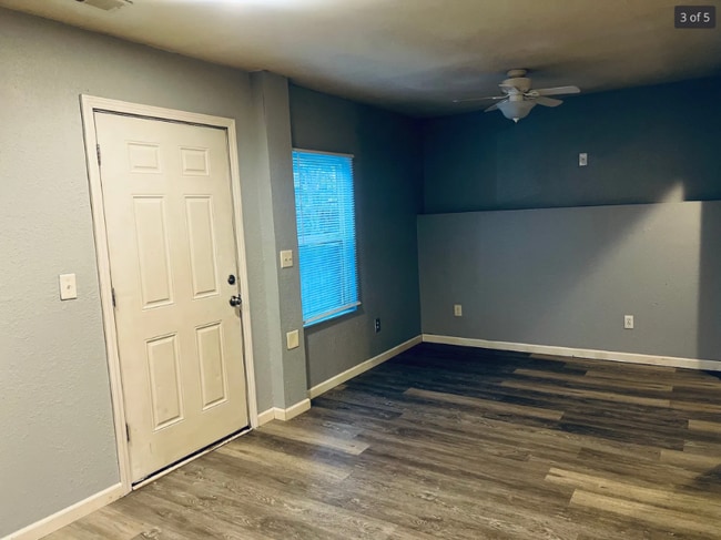 Building Photo - 5423-5425 E 27th St