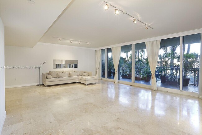 Building Photo - 430 Grand Bay Dr