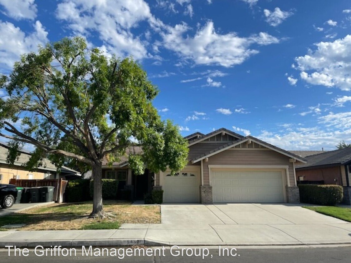 Foto principal - 4 br, 2 bath House - 5452 Nectar Avenue