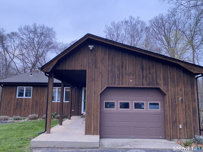 Foto del edificio - 10 Riverbend Dr