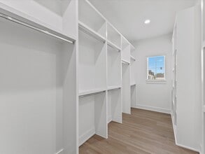 Building Photo - 2592 W Tidwell Rd