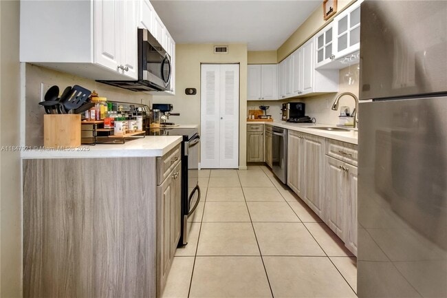 Foto del edificio - 15499 N Miami Lakeway