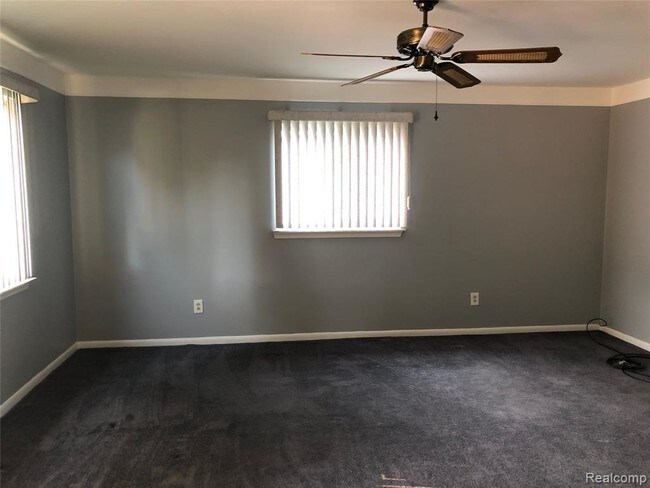 Building Photo - 4827 Clippert St