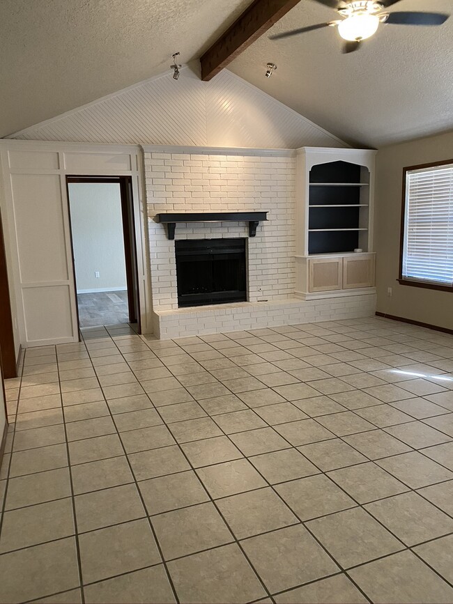 Building Photo - 1808 Haven Dr
