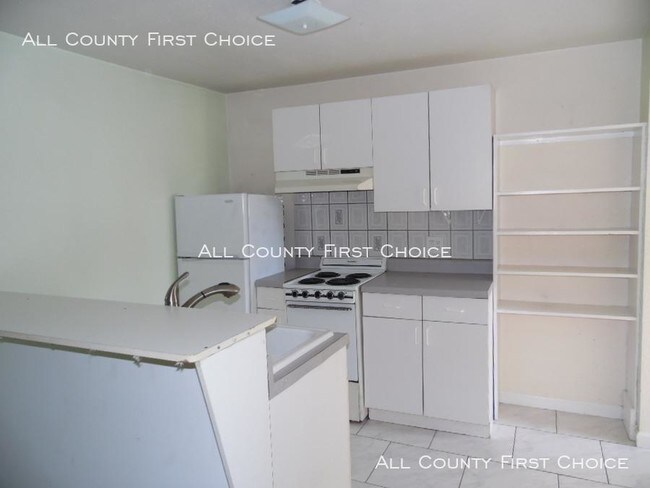 Building Photo - bedroom in St Petersburg FL 33710