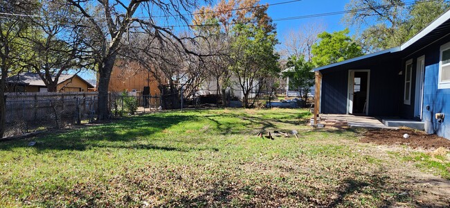 Building Photo - 3926 NW Loop 410