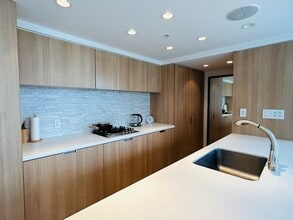 Building Photo - 1408 Strathmore Mews