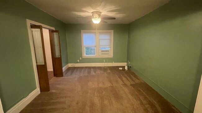 Foto del edificio - 2342 E 13th St