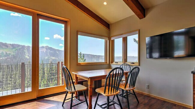 Foto del edificio - 58330 Donner Summit Rd