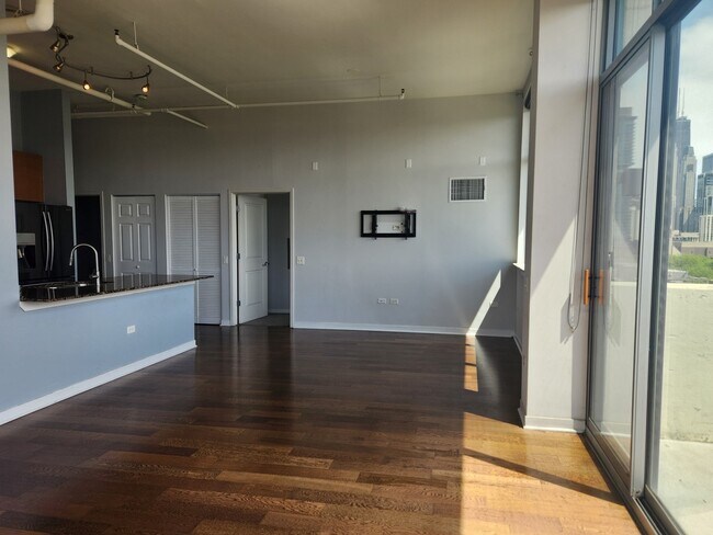Foto del edificio - 511 W Division St
