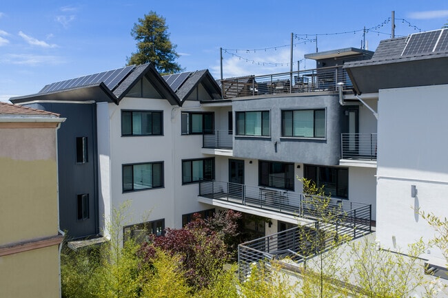 Building Photo - 2425 Prospect