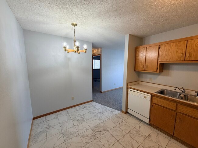 Foto del edificio - Birch Street Townhomes