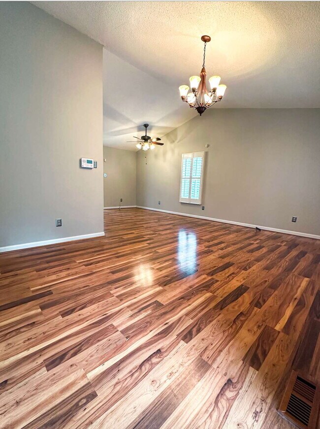 Foto del edificio - 3-Bedroom Ranch on 1 Acre in Oxford