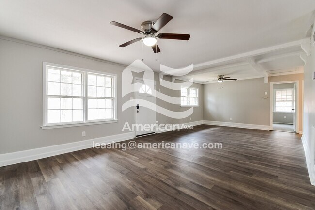 Foto del edificio - 5614 Grove Ave