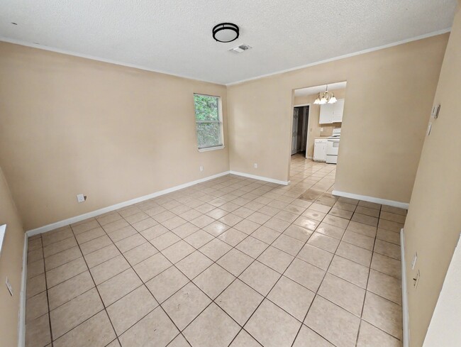 Foto del edificio - 1007 Winton Ave