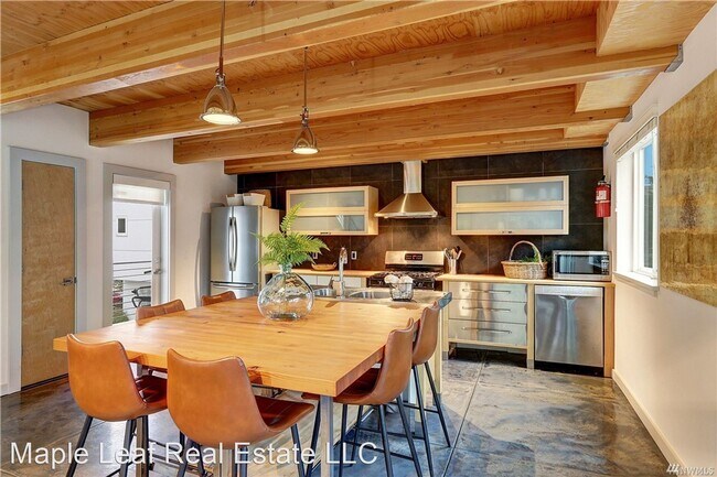 Building Photo - 3 br, 2.5 bath House - 2771 59th Ave SW