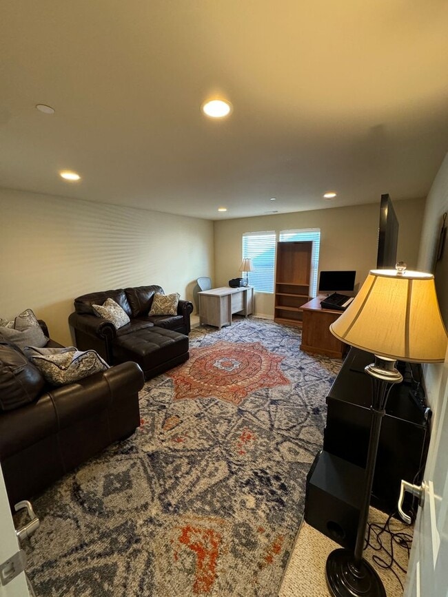 Foto del edificio - 1175 Swan Loop