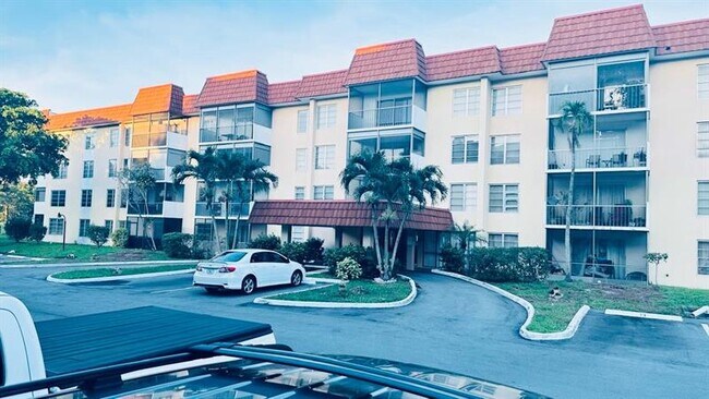 Foto del edificio - 4170 Inverrary Dr