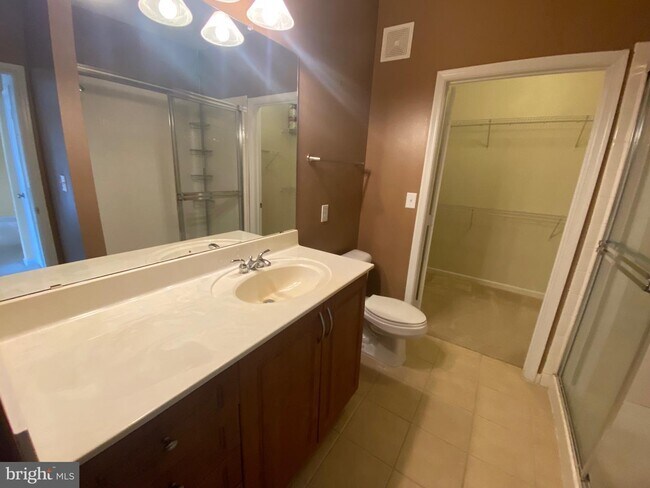 Foto del edificio - Spacious and open 2-bedroom, 2-bathroom co...