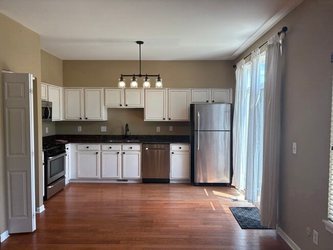 Building Photo - 1729 Ramsey Dr